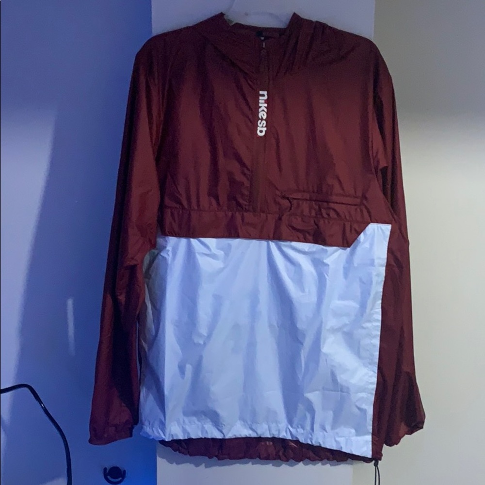 NIKE SB WINDBREAKER/JACKET
